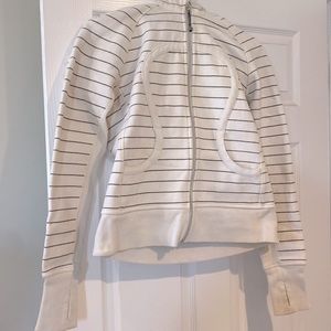 Lululemon Scuba Full Zip Hoodie* Size 10* with thumb holes